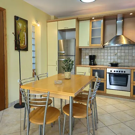 Mary's Luxury Elaia 2 Apartment *